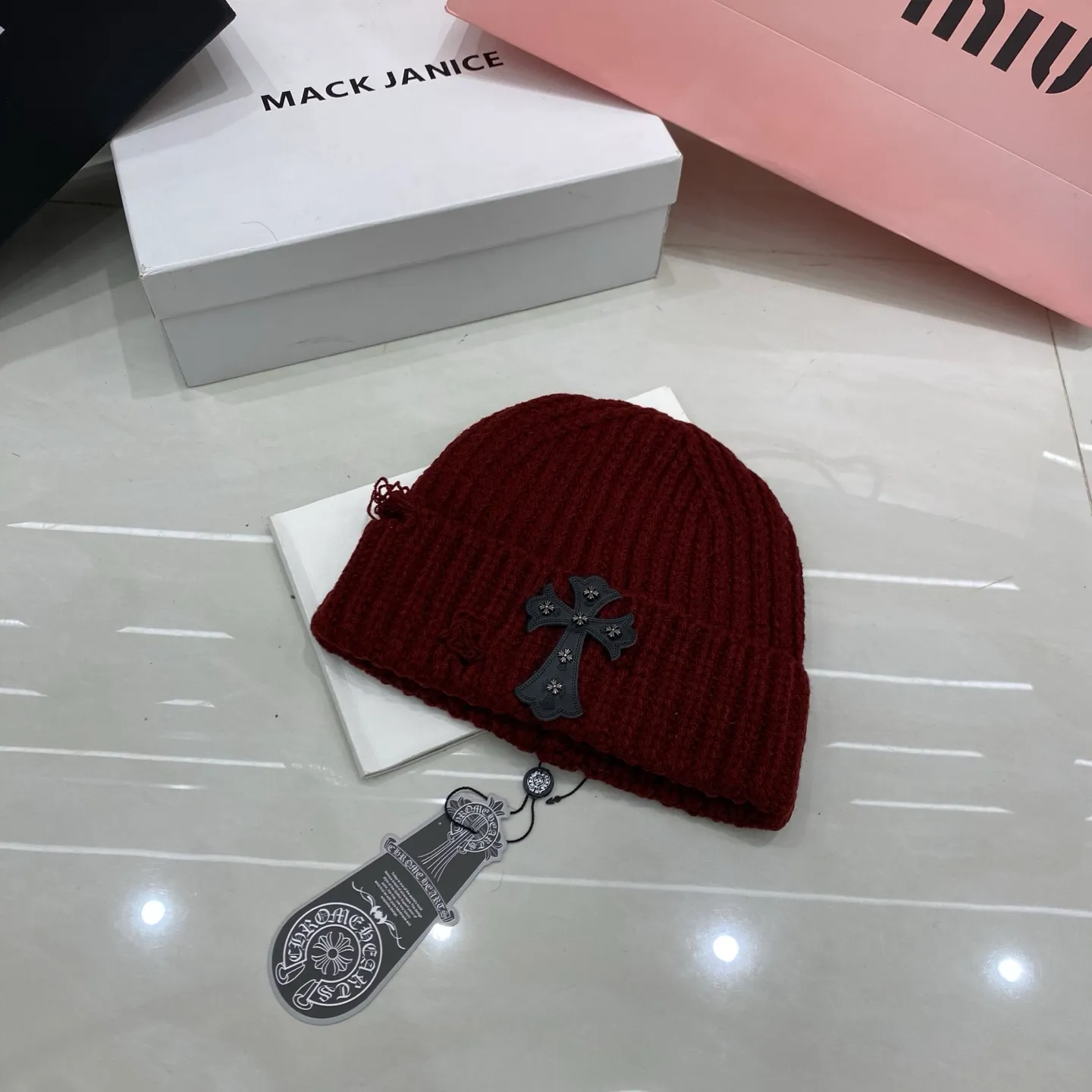 Crow heart knitted hat